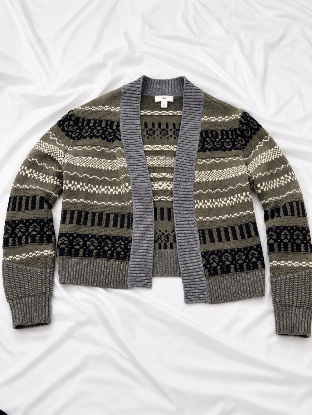 Treasure & Bond Olive, Gray & Black Patterned Open Cardigan